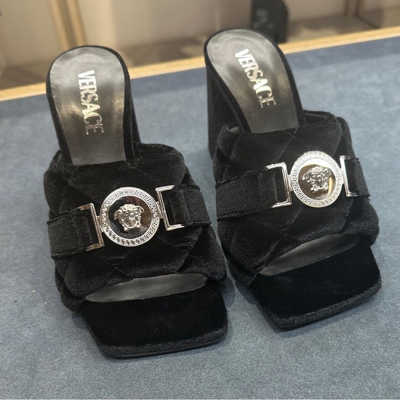 BNWT VERSACE VELVET HEELS - Picture 1 of 1